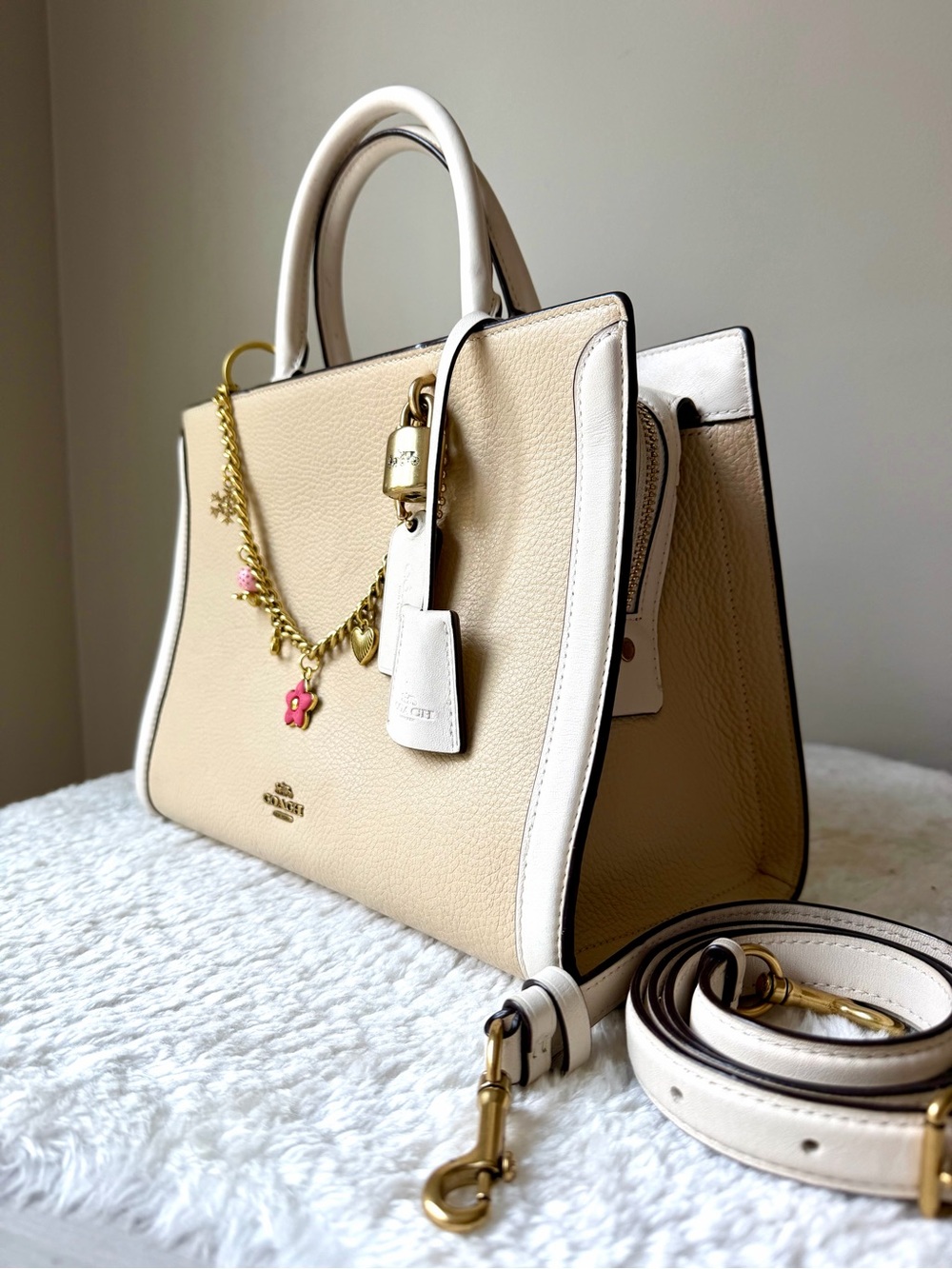 Coach Zoe Carryall bag with chain charm - Picture 6 of 15